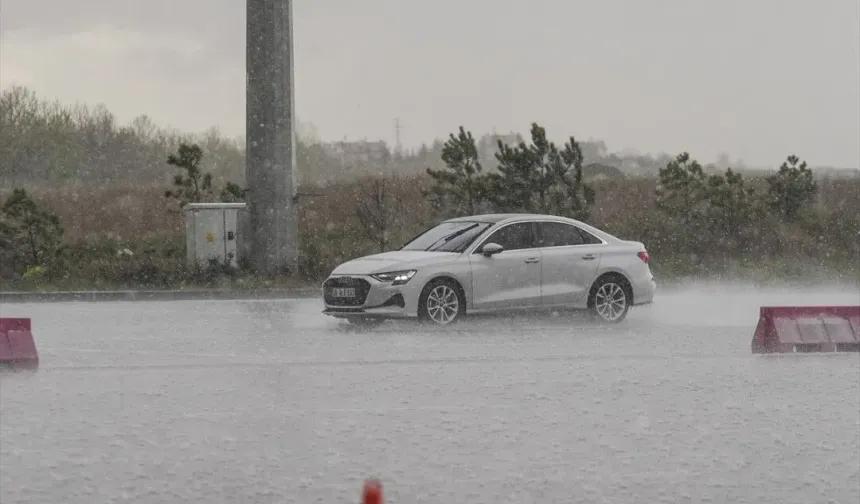 Meteoroloji uyardı! Niğde'de hafta sonu gök gürültülü sağanak bekleniyor