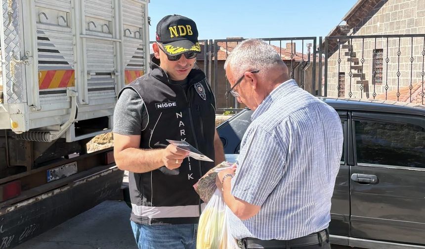 Niğde'de yüzlerce vatandaşlara narkotik bilgilendirmesi