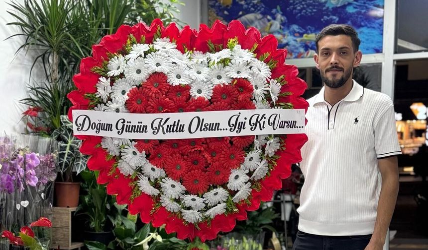 Niğde'de doğum gününe çelenk sürprizi!