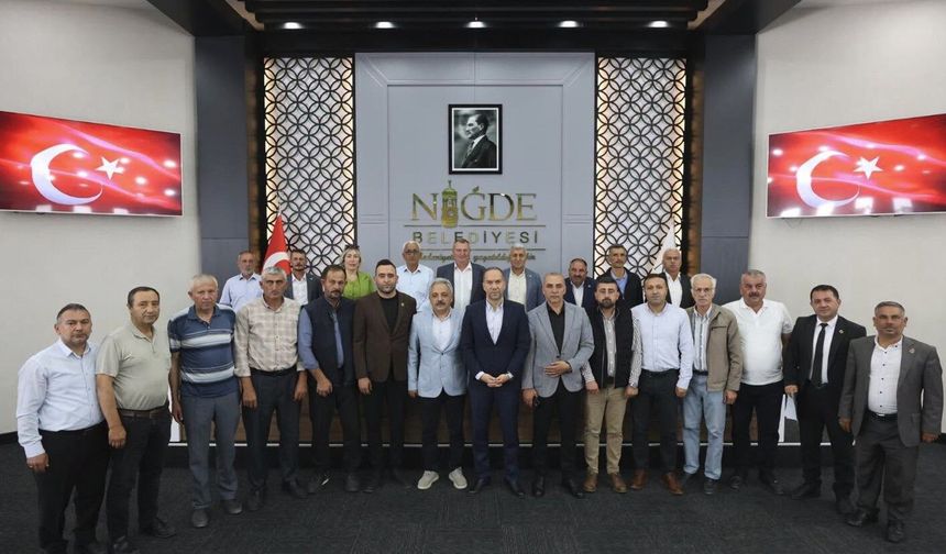 Muhtarlar Başkan Özdemir'i ziyaret etti