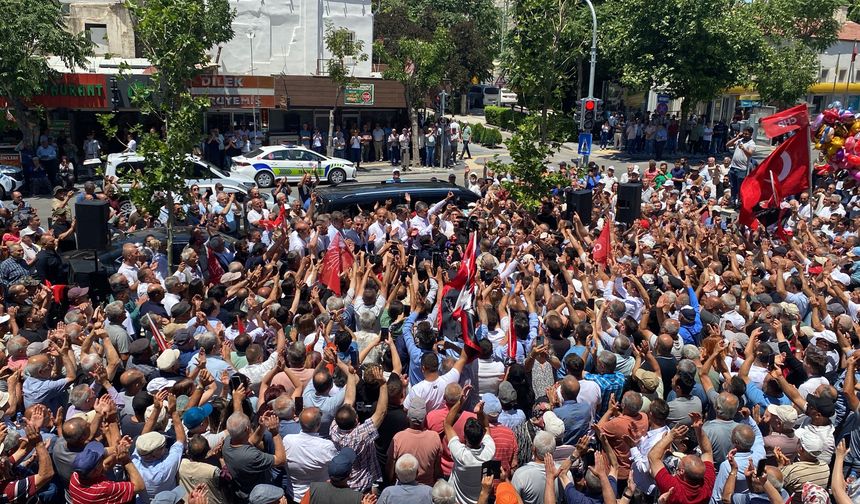Özgür Özel Niğde'de halkla buluştu
