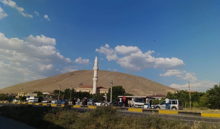 Sazlıca'da 4 araç birbirine girdi