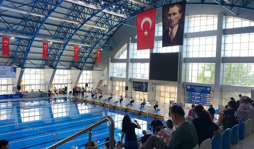 Yarı final yarışları elektrik kesintisiyle durdu