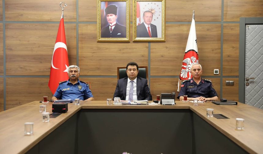 Vali Ahmet Arık Milli Dayanışma toplantısına katıldı