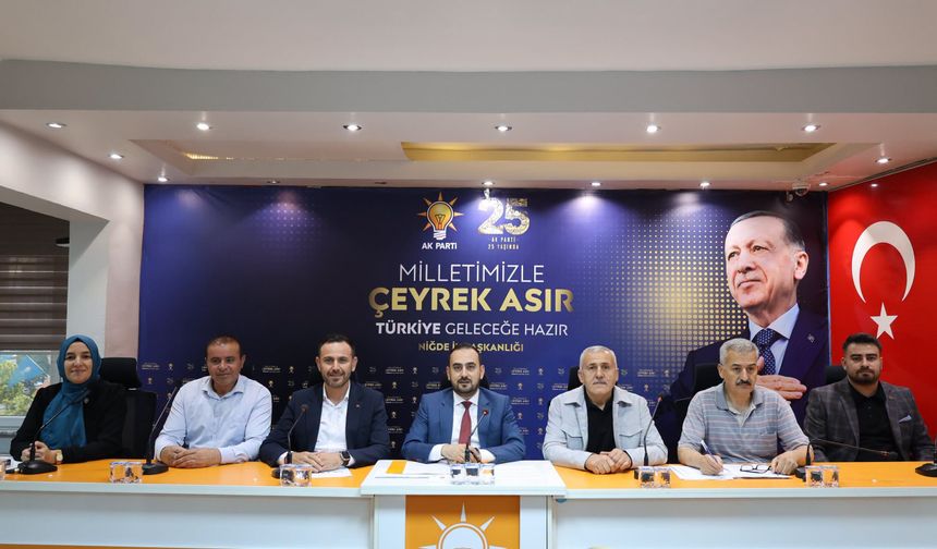 AK Parti Niğde il teşkilatında haftalık Yönetim Kurulu toplantısı yapıldı