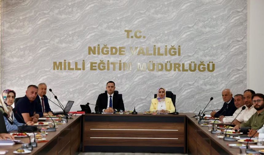 Niğde'de İl Hayat Boyu Öğrenme Komisyonu toplantısı yapıldı