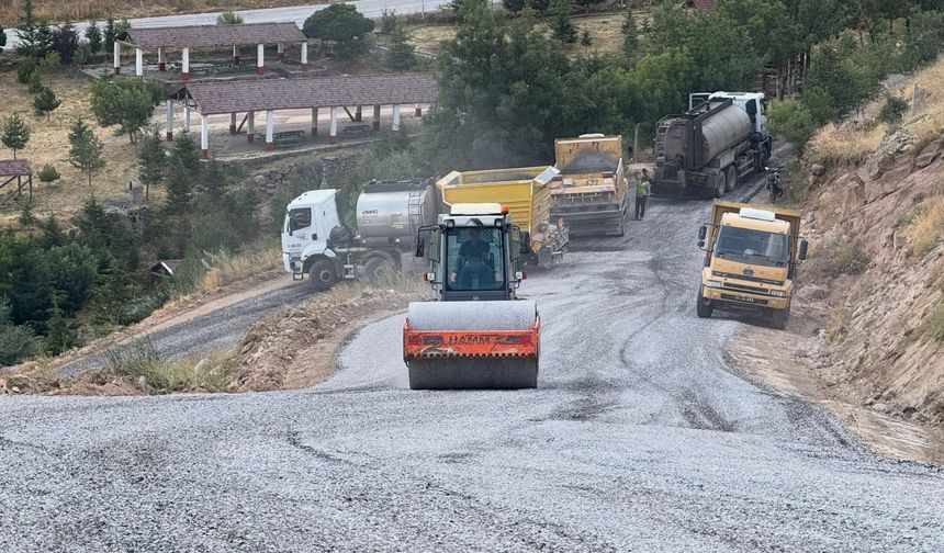 Altunhisar’da Zindan Vadisi ve yayla yolları asfaltlanıyor