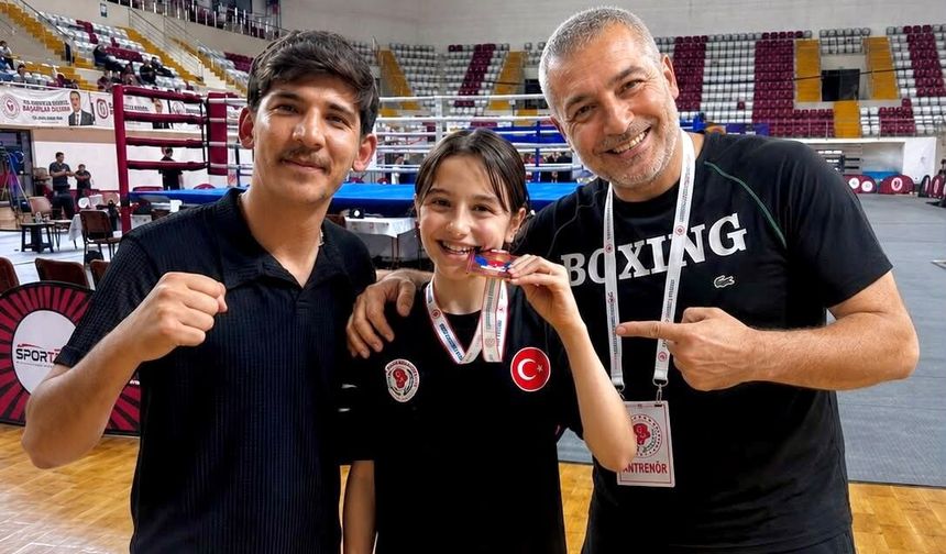 Niğdeli boksörlerden U13 Türkiye şampiyonası’nda büyük başarı