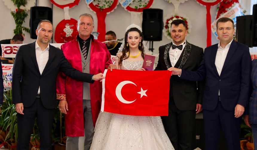 Doygun ve Yurdagül ailesinin mutlu günü