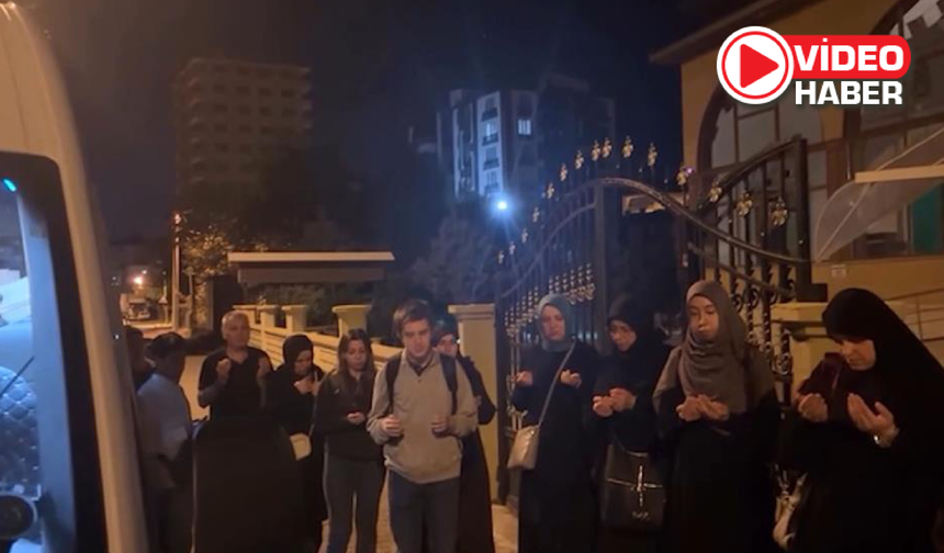 Niğde’de Umre ödüllü yarışmayı kazanan 6 genç dualarla uğurlandı