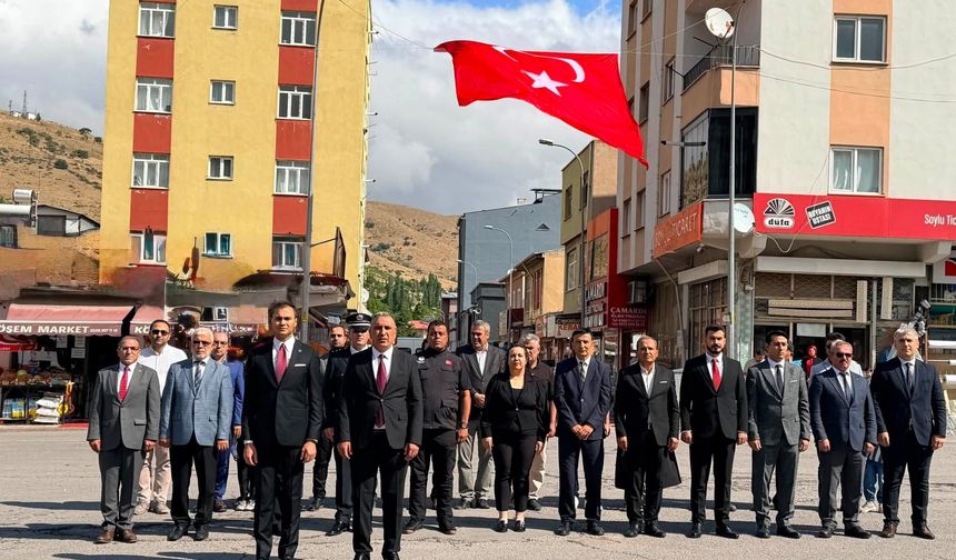 Çamardı’da 30 Ağustos Zafer Bayramı için çelenk sunma töreni düzenlendi
