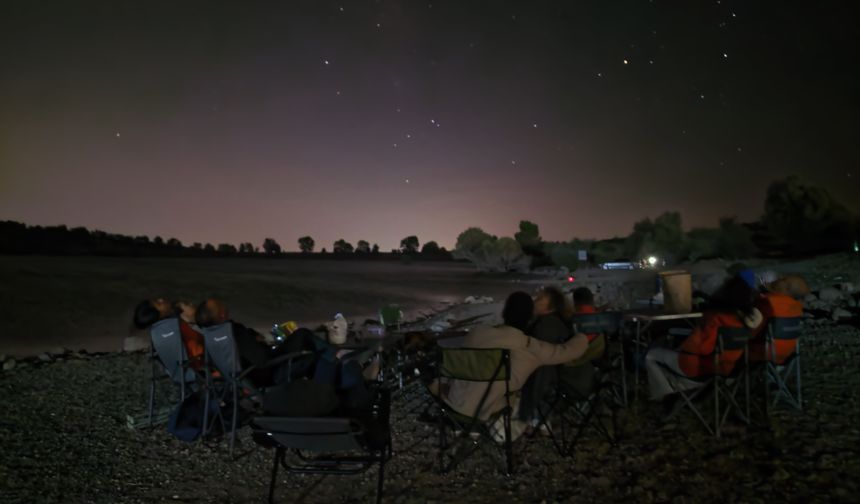 Niğdeli karavancılar meteor yağmurunu izledi