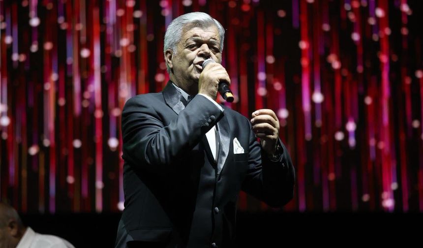 Dağ, Doğa ve Dondurma Festivali'nin ikinci günde Ünal Ecemiş sahne aldı