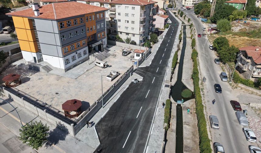 Bor Belediyesi, Asım Eren Ortaokulu çevresini düzenledi