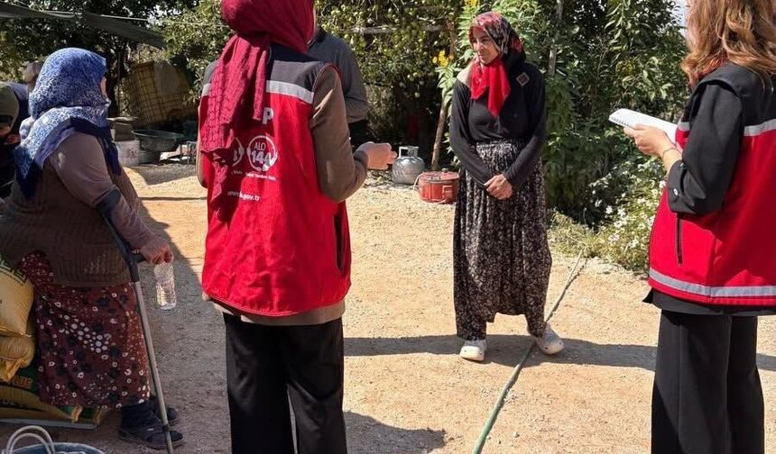 Yeşilgölcük'te selin izleri siliniyor