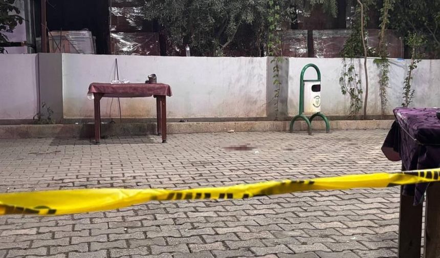 Kahvehanede çıkan silahlı çatışmada 5 kişi yaralandı