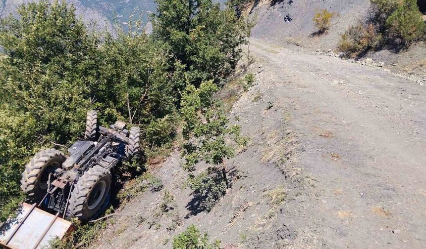 Şarampole devrilen traktör can aldı! Ölü ve yaralılar var