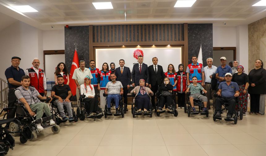 Niğde’de 21 akülü sandalye ihtiyaç sahiplerine teslim edildi