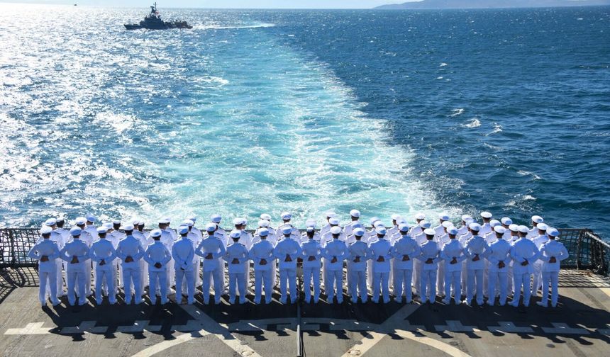Geleceğin deniz subayları Mavi Vatan’da eğitime devam ediyor