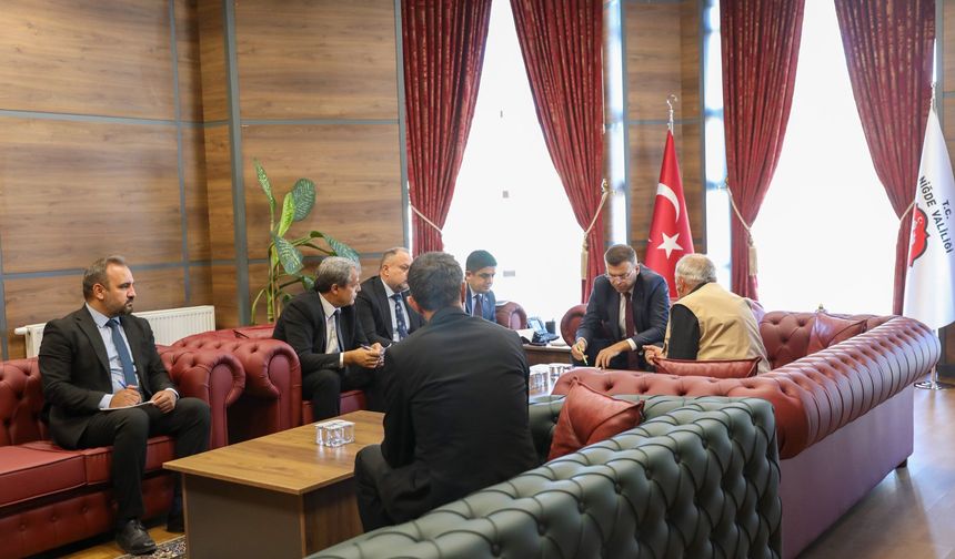 Vali Akmeşe vatandaşlarla ‘Halk Günü'nde bir araya geldi