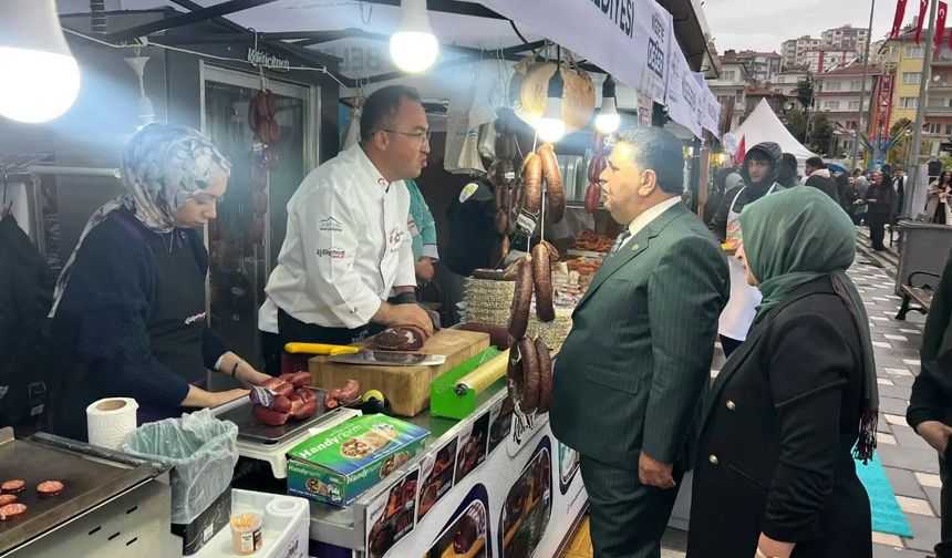 Vekil İnce’den festival alanında ziyaret