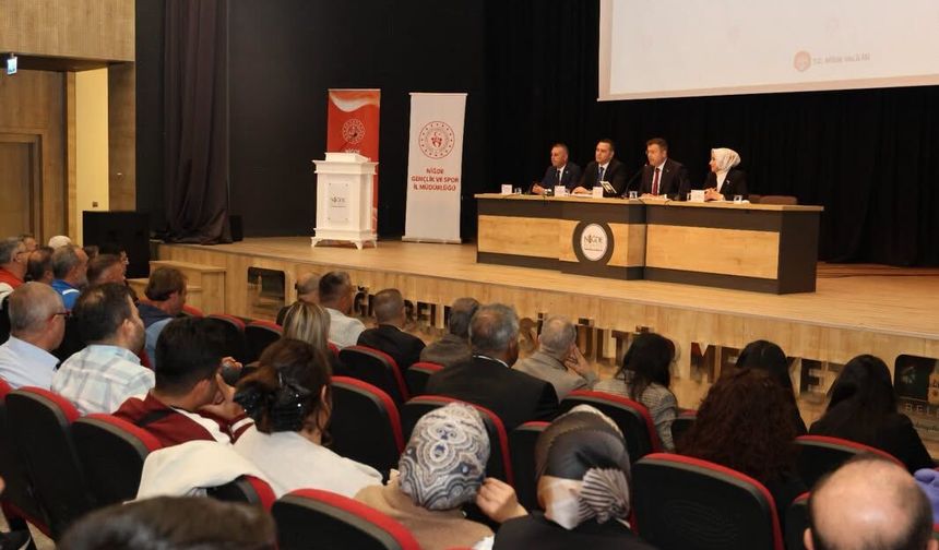 Niğde'de okul sporlarının yeni yol haritası çizildi