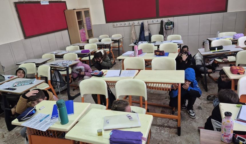 Çamardı Nazmiye Pınar İlkokulu’nda afet farkındalığı ve tahliye tatbikatı