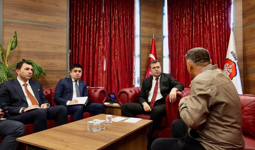 Vali Akmeşe "Halk Günü" buluşmasında vatandaşları dinledi