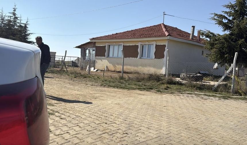 Lise öğrencisi kendine babalık yapan amcasını silahla vurup öldürdü