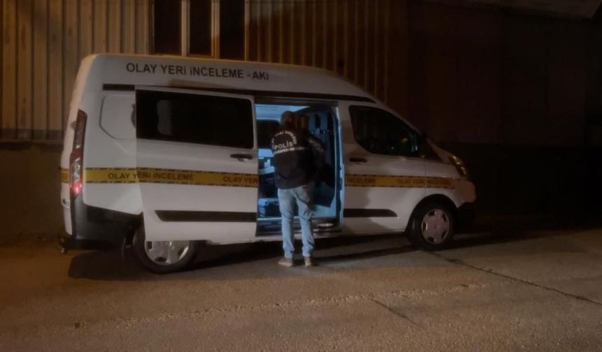 İş yerinin çatısından düşen adam hayatını kaybetti