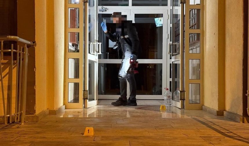 'Hesap' tartışmasında bıçaklar çekildi, anne ve kurye yaralandı!
