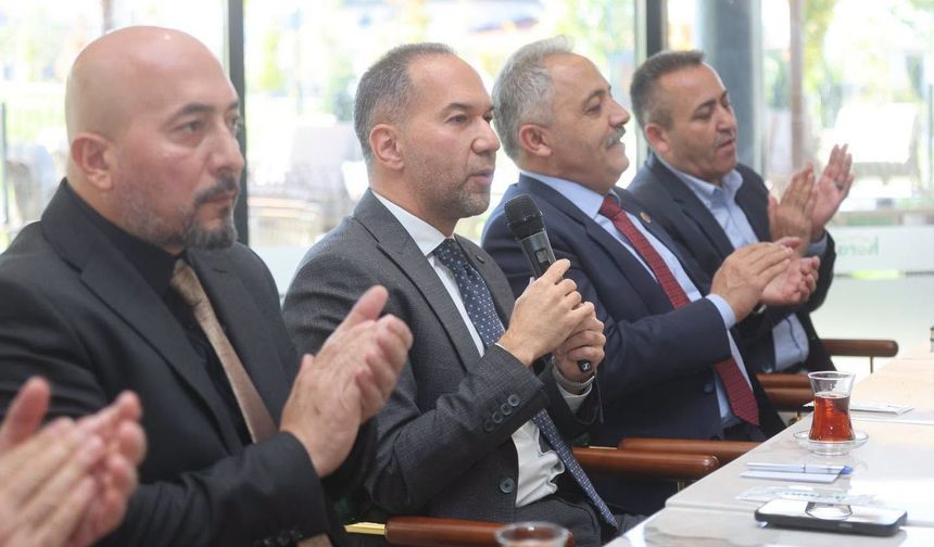 Başkan Özdemir şehrin tüm muhtarlarını ağırladı
