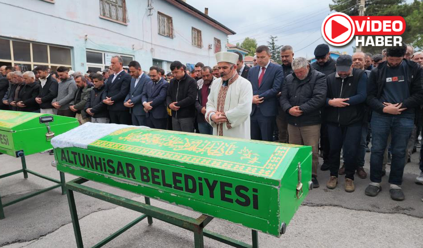 Bor'daki kazada hayatını kaybeden iki kardeş toprağa verildi