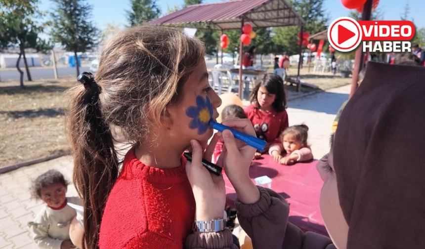 Konaklı'da çocukların yüzü 'İyilik Var' şenliğiyle güldü