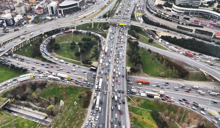 Bayram trafiğinde milyonluk hareketlilik