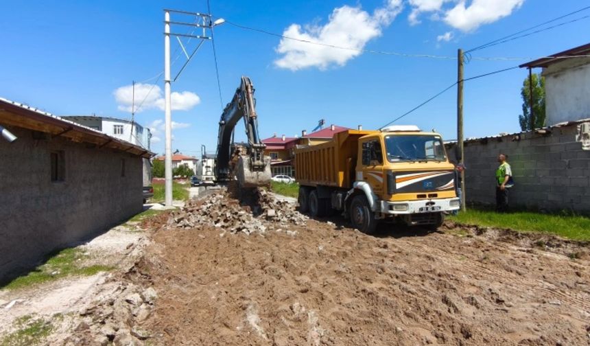 Çiftlik ilçesinde yol yapım seferberliği