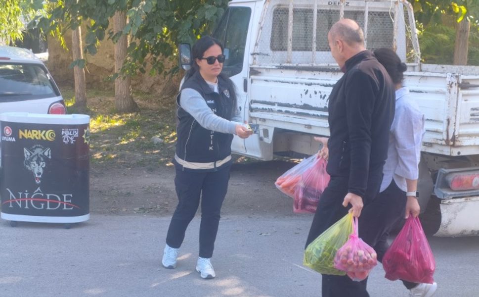 Niğde Emniyet Müdürlüğünden narkotik suçlarla mücadele bilgilendirme çalışması