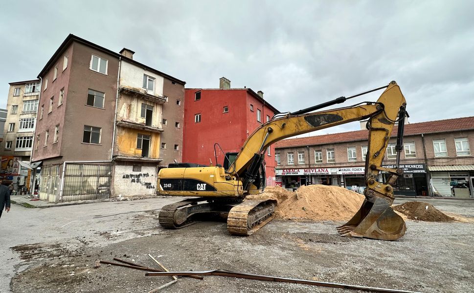 Niğde'de Kale Projesi kapsamında yıkım çalışmaları devam ediyor