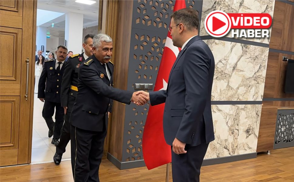 Vali Nedim Akmeşe bayram tebriklerini kabul etti