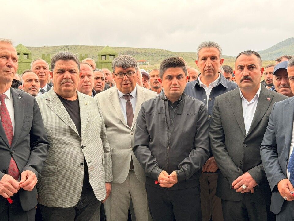 1825HJbQAfUXoAItqjJ.jpg