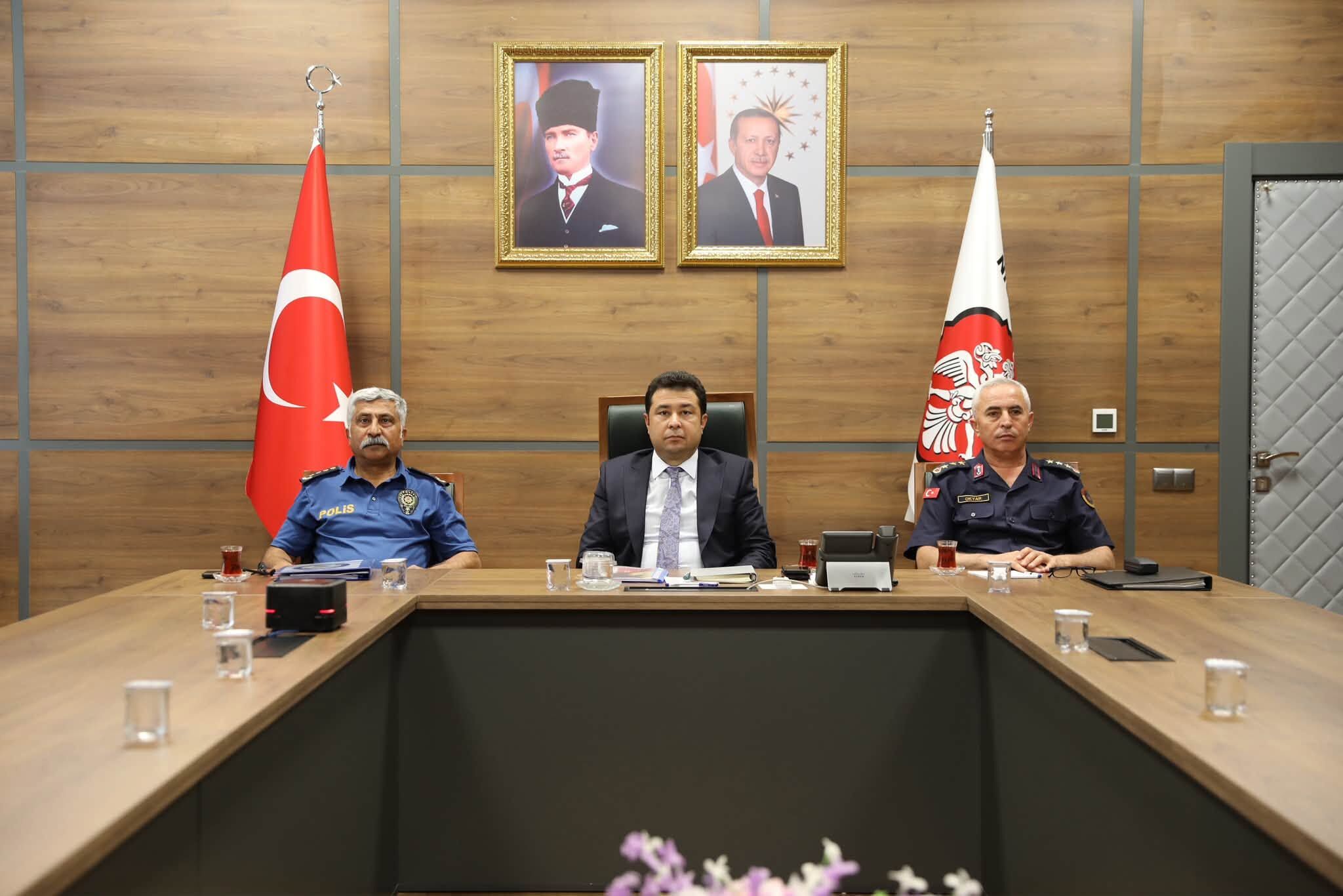 Vali Ahmet Arık Milli Dayanışma toplantısına katıldı