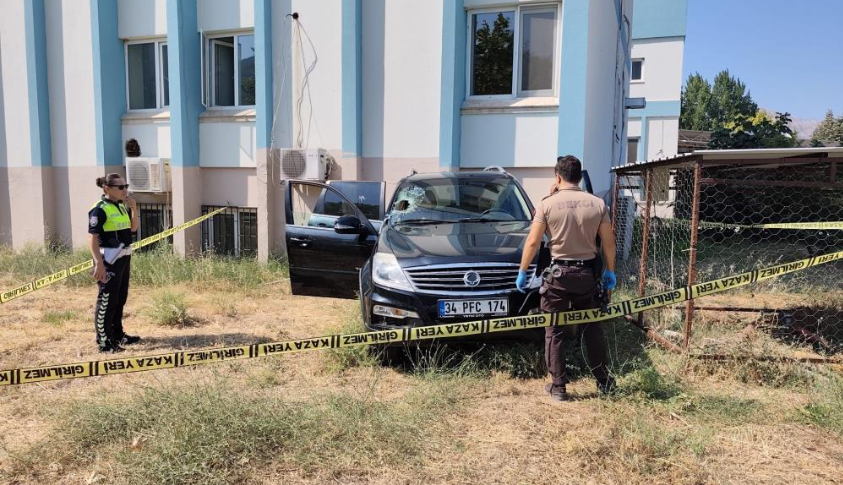 Hastane bahçesinde acı kayıp