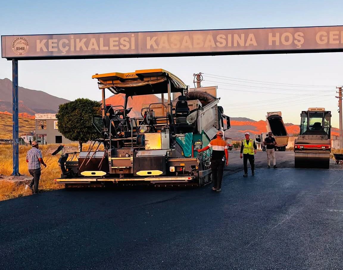 Keçikalesi beldesine 4.5 kilometrelik sıcak asfalt müjdesi