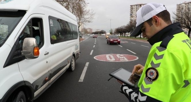 Trafik denetimlerinde 2 bin 182 sürücüye ceza!