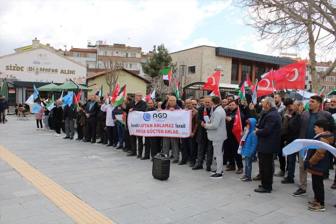 28781AA-20260405-41022123-41022120-MESCIDI_AKSANIN_KAPALI_TUTULMASI_VE_ISRAILIN_CIKARDIGI_IDAM_YASASI_NIGDEDE_PROTESTO_EDILDI.jpg