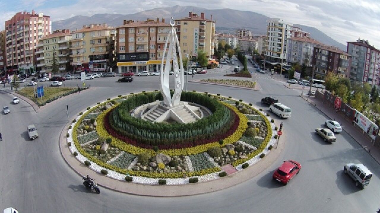 5026nigde-arac-otopark.jpg