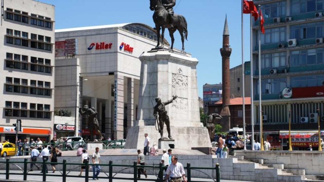 ankara_ulus_platz.jpg