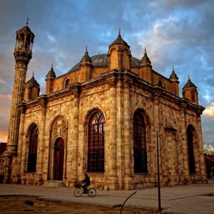 aziziye-camii.jpg